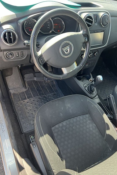 Dacia Logan 8 of 24