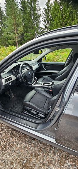 BMW 320d 5 of 12