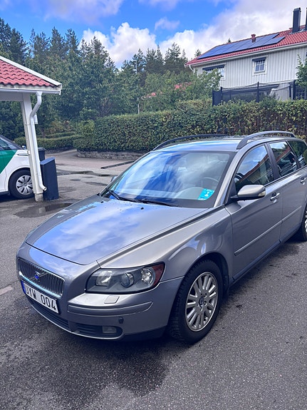 Volvo V50 3 of 5