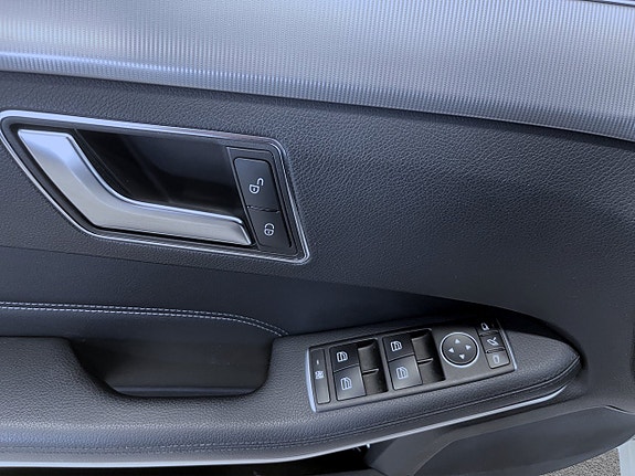 Mercedes-Benz E250 8 of 18