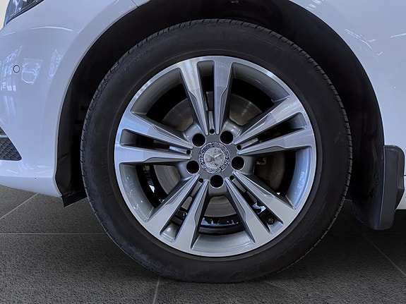 Mercedes-Benz E250 18 of 18