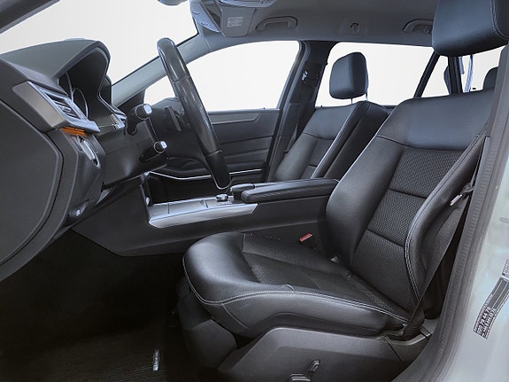 Mercedes-Benz E250 6 of 18