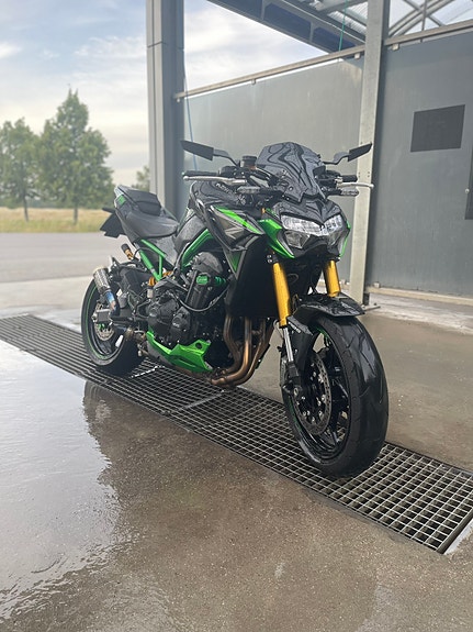 Kawasaki Z900 5 of 7