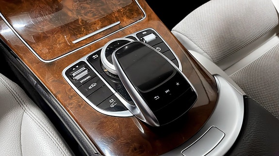 Mercedes-Benz C350 e 14 of 14