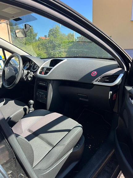 Peugeot 207 8 of 10