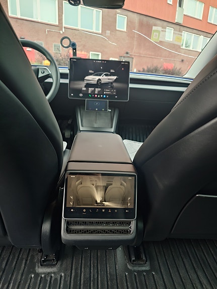 Tesla Model 3 3 of 7