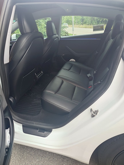Tesla Model 3 6 of 7