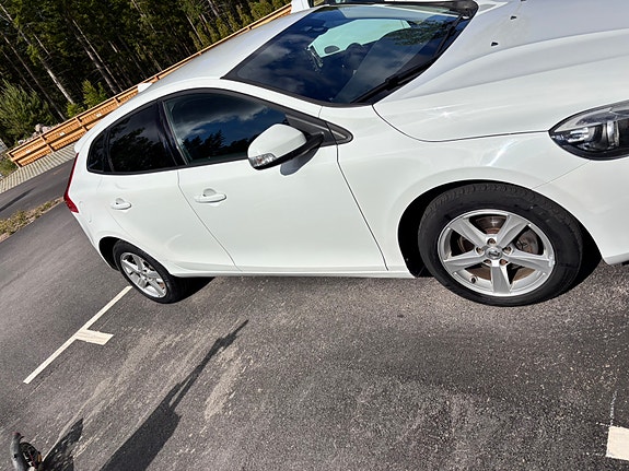 Volvo V40 4 of 10