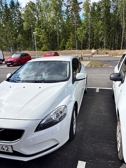 Volvo V40 3 of 10
