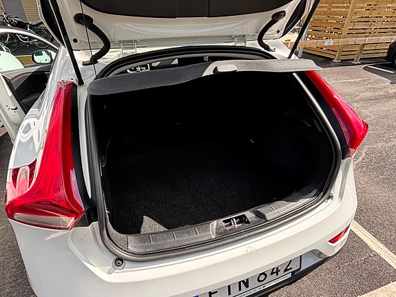 Volvo V40 10 of 10
