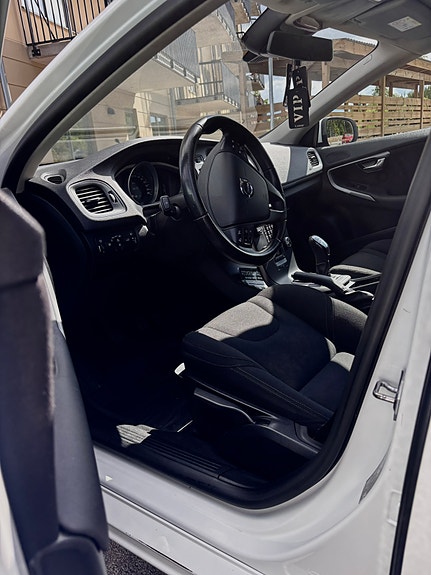 Volvo V40 5 of 10