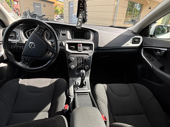 Volvo V40 8 of 10