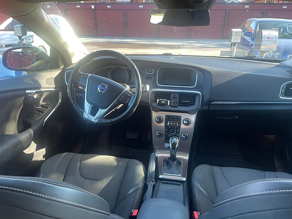 Volvo V40 Cross Country 9 of 10