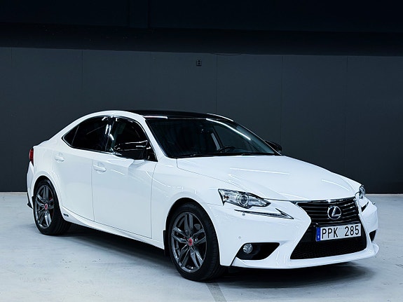 Lexus IS300h 18 of 22