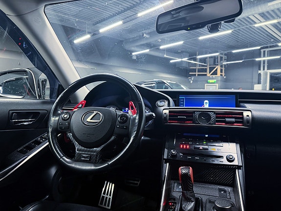 Lexus IS300h 8 of 22