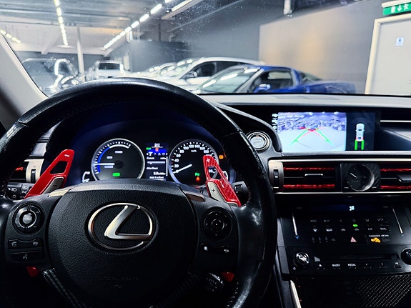 Lexus IS300h 15 of 22