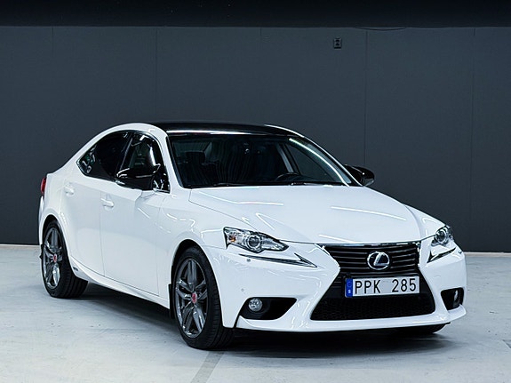 Lexus IS300h 20 of 22