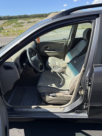 Volvo V40 10 of 27