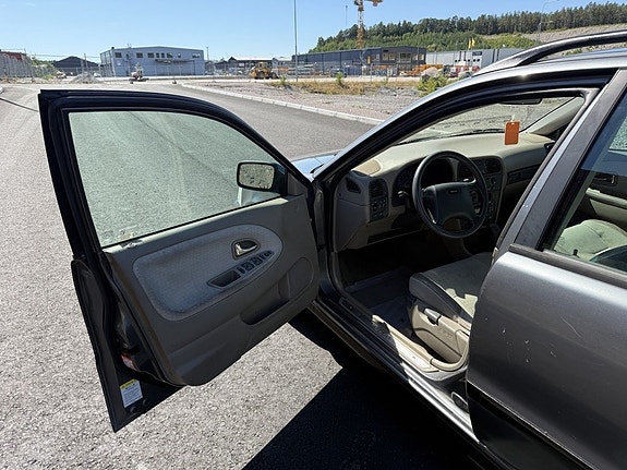 Volvo V40 9 of 27