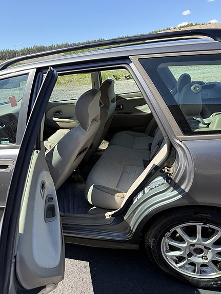 Volvo V40 12 of 27
