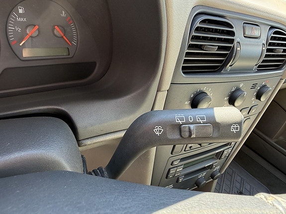 Volvo V40 21 of 27