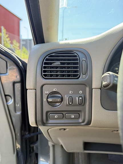 Volvo V40 17 of 27