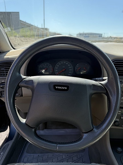 Volvo V40 19 of 27