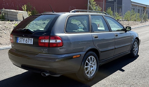 Volvo V40 6 of 27
