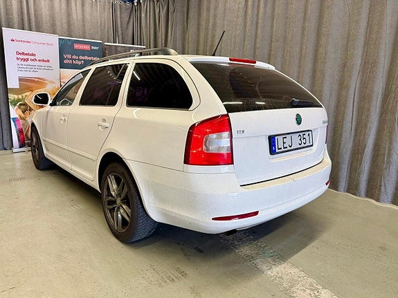 Skoda Octavia 2 of 8
