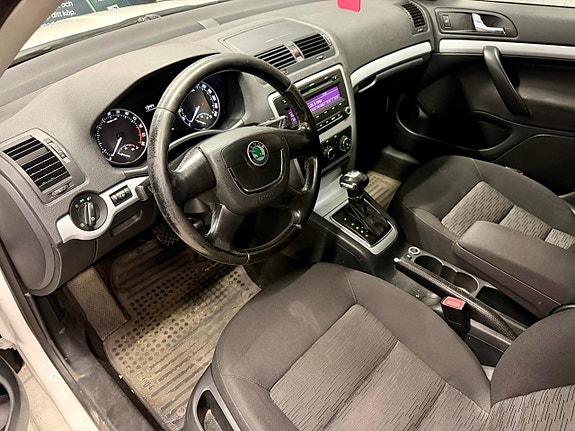 Skoda Octavia 4 of 8