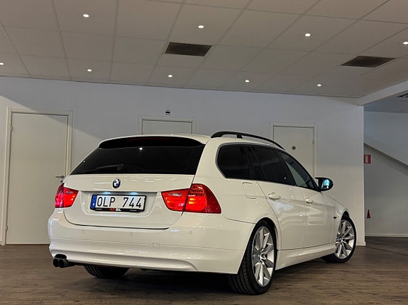 BMW 325i 11 of 26