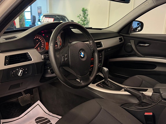 BMW 325i 18 of 26