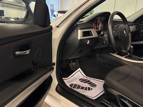 BMW 325i 20 of 26