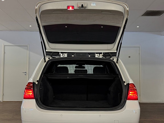BMW 325i 15 of 26