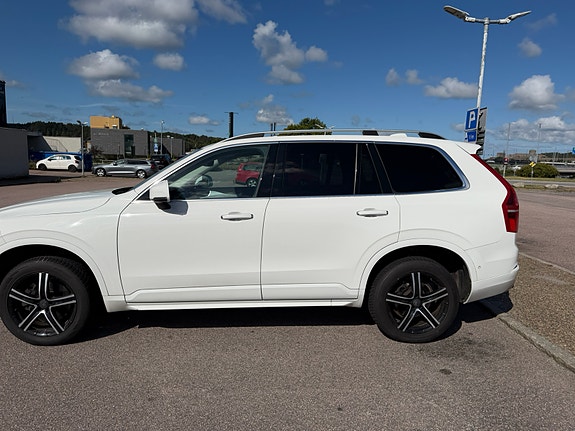 Volvo XC90 14 of 24