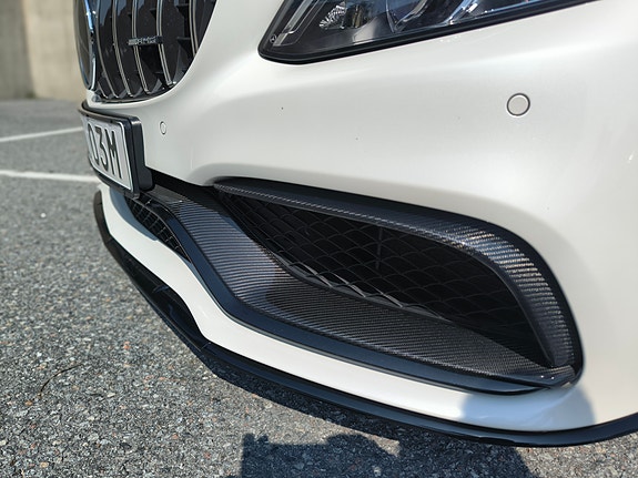 Mercedes-Benz C63 4 of 18