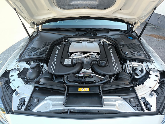 Mercedes-Benz C63 17 of 18