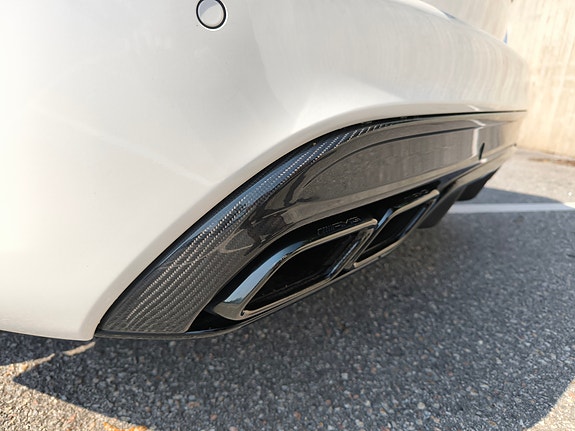 Mercedes-Benz C63 7 of 18