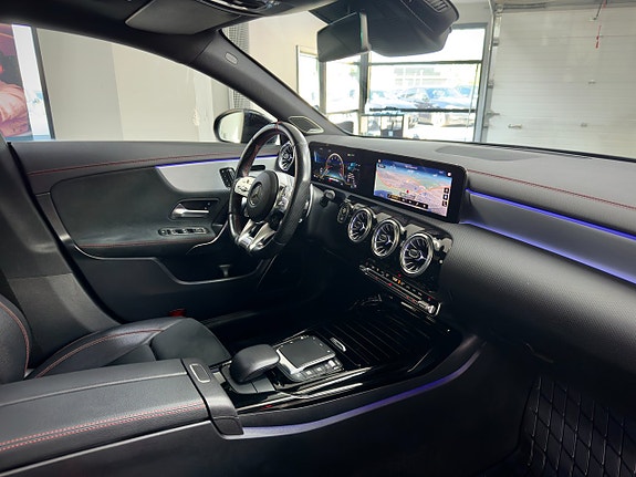 Mercedes-Benz CLA35 16 of 21
