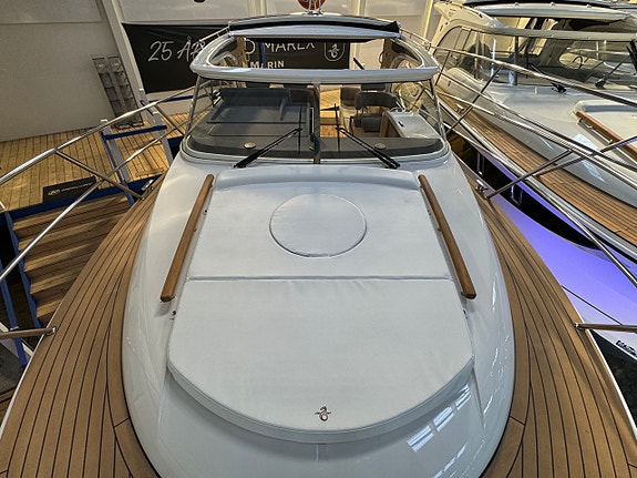 Marex 310 Sun Cruiser D6-380 – levererad 2026 – 95 h – mycket välutrustad 16 of 16