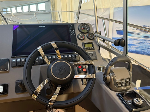 Marex 310 Sun Cruiser D6-380 – levererad 2026 – 95 h – mycket välutrustad 10 of 16