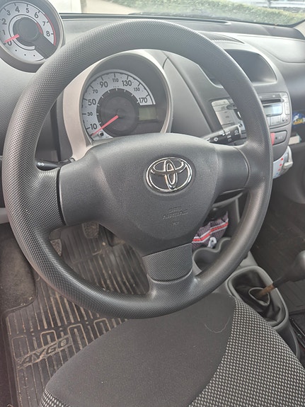 Toyota Aygo 4 of 7