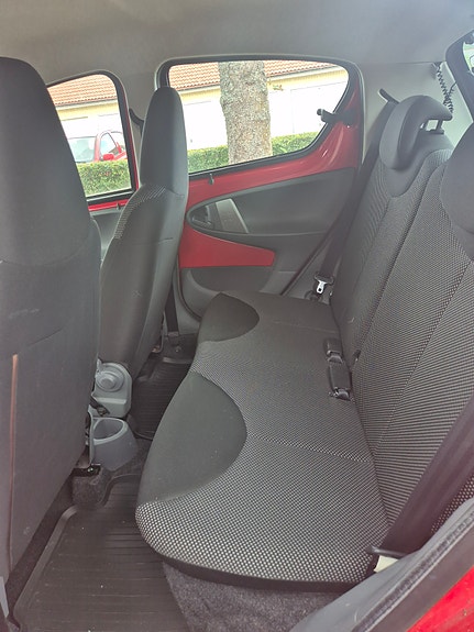 Toyota Aygo 5 of 7