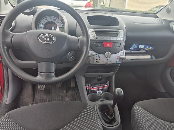 Toyota Aygo 3 of 7