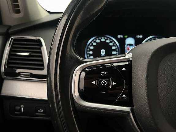 Volvo XC90 18 of 30