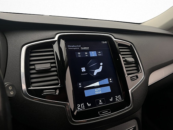 Volvo XC90 28 of 30