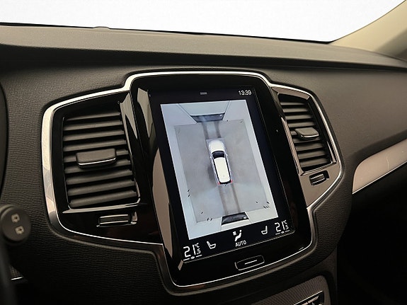 Volvo XC90 23 of 30