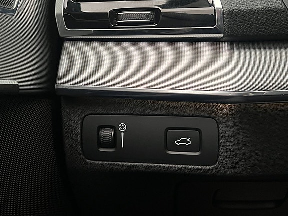 Volvo XC90 17 of 30