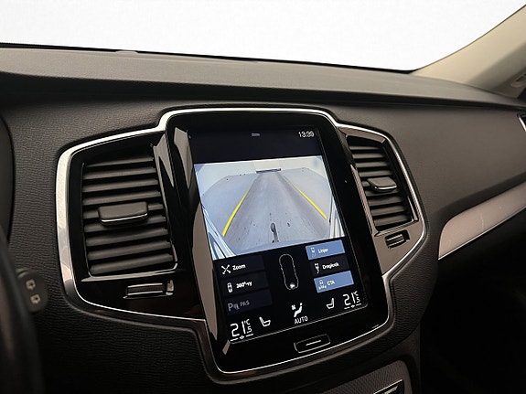 Volvo XC90 24 of 30