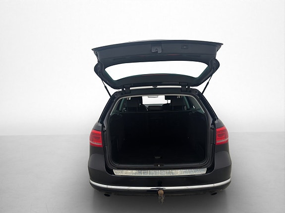 Volkswagen Passat 17 of 30